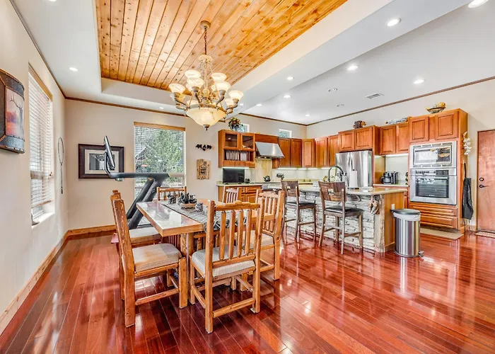 Holiday home Rainbow Retreat
